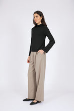 Load image into Gallery viewer, Marlow Roam Long Sleeve - Black Hyde Boutique
