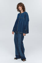 Load image into Gallery viewer, Marle Seam Shirt - Washed Indigo Hyde Boutique
