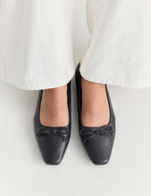 Load image into Gallery viewer, La Tribe Sophie Flat - Black Shoes > Women > Footwear > Heels > Mule Heels > La Tribe Hyde Boutique
