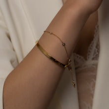 Load image into Gallery viewer, Silk &amp; Steel Voyage Bangle - Silver
