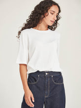 Load image into Gallery viewer, Sills Jayden Knit Tee - White Hyde Boutique
