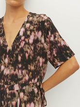 Load image into Gallery viewer, Juliette Hogan Vima Tunic Blush Petals Silk CDC - Soft Camelia Hyde Boutique
