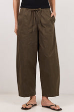 Load image into Gallery viewer, Ivy + Jack Transit Pull On Waist Tie Barrel Leg Pants - Olive Hyde Boutique
