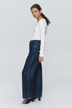 Load image into Gallery viewer, Marle Wide Leg Jean - Washed Indigo Hyde Boutique
