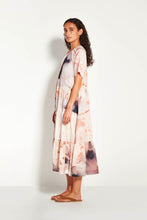 Load image into Gallery viewer, Juliette Hogan Diana Tunic - Bouquet Hyde Boutique
