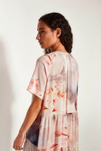 Load image into Gallery viewer, Juliette Hogan Diana Tunic - Bouquet Hyde Boutique
