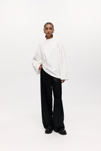 Load image into Gallery viewer, Harris Tapper Gibson Long Sleeve T-Shirt - White Hyde Boutique
