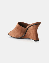 Load image into Gallery viewer, Alias Mae Rhita Heel - Mocha Suede
