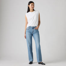 Load image into Gallery viewer, Levi's 501 '90s Jeans in In Love With You wash, styled on model
