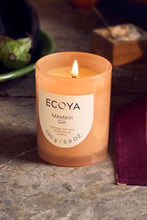 Load image into Gallery viewer, Ecoya Metro Candle - Manderin Gin Hyde Boutique
