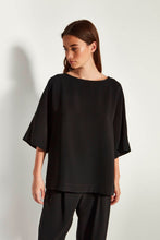 Load image into Gallery viewer, Juliette Hogan Nami T - Black Hyde Boutique

