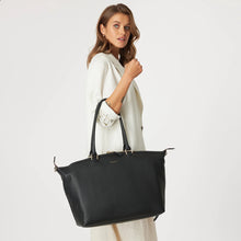Load image into Gallery viewer, Saben Roma Weekender Roma carry all baby bag Saben
